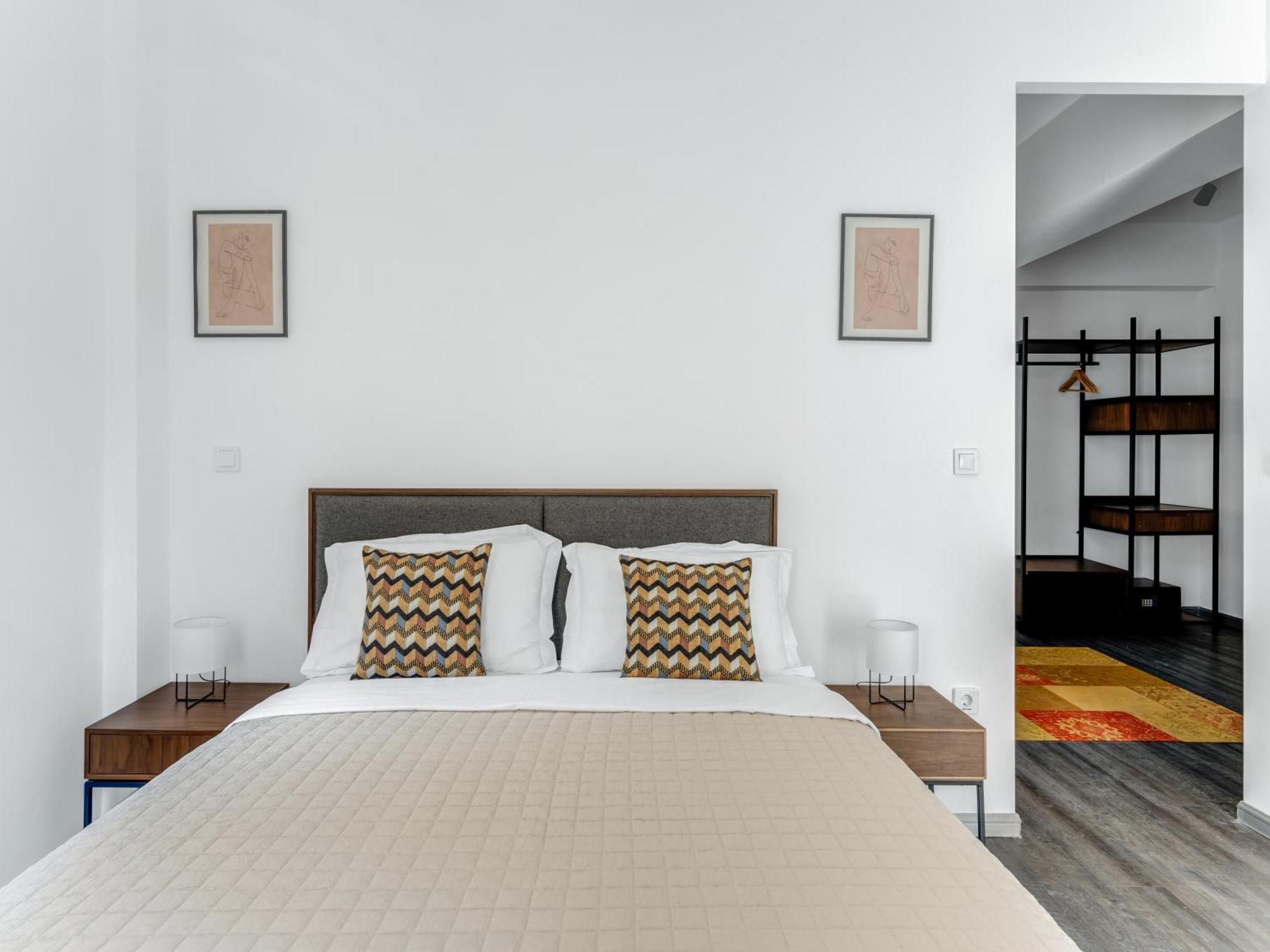 Yalarent Luxury Apartments In The Heart Of The City Атина Екстериор снимка